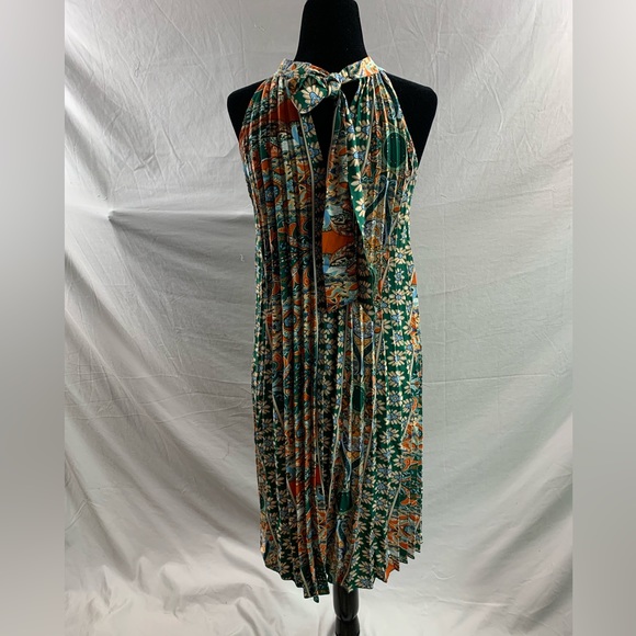 Boho Pleated Halter Neck Hem Dress - Picture 9 of 10